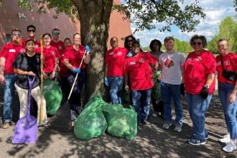 Metro United Way clean up team