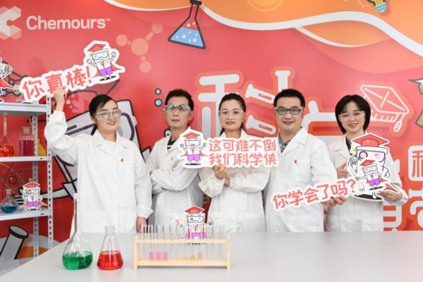 Chemours staff in China performing an experiment 