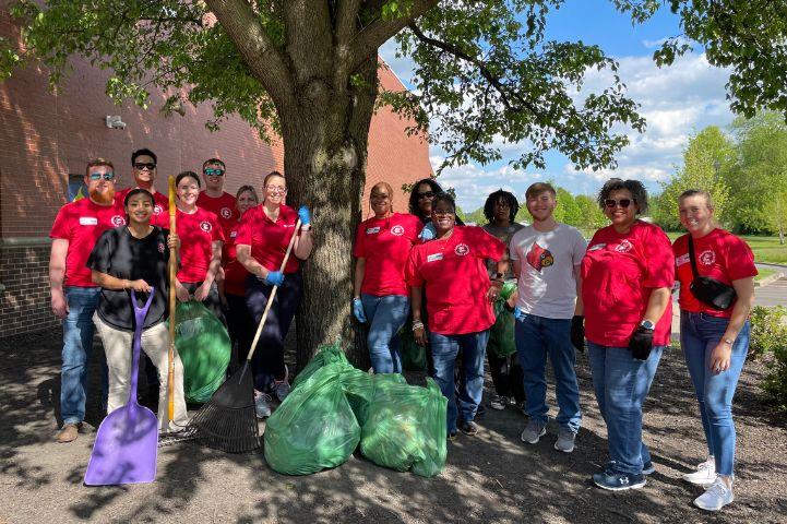 Chemours Louisville Works and Farnsley Middle School cleanup crew